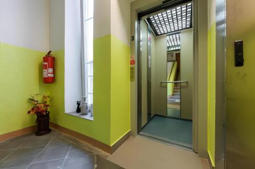 Promenade View Apartment - image 4