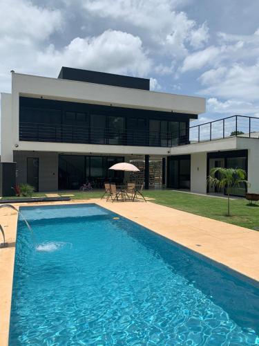 A Casa da Piscina, Águas de Santa Barbara