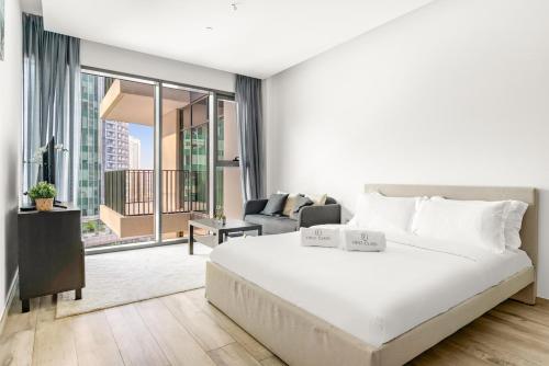 Business Bay Studio Near Dubai Mall, Burj Khalifa & Downtown Hotspots, Dubai (photo 2)