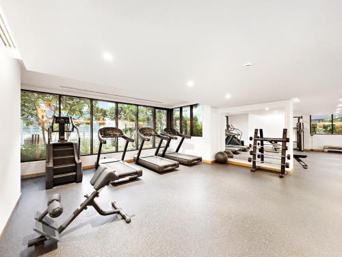 Business Bay Studio Near Dubai Mall, Burj Khalifa & Downtown Hotspots, Dubai (photo 5)