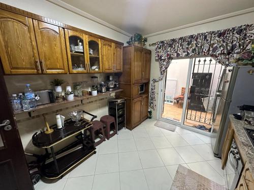 One-Bedroom Apartment image 5