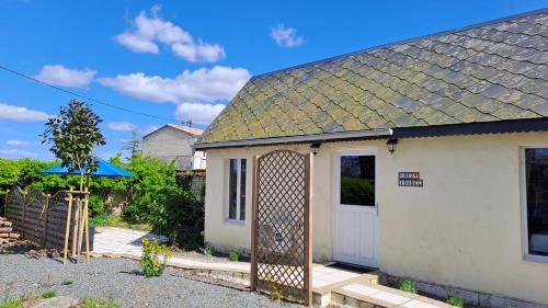 Фасада на хотела, Gite Chez Isobel in Aumagne