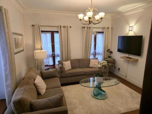 CARLTON COURT - MAYFAIR, Londýn (fotografie 2)
