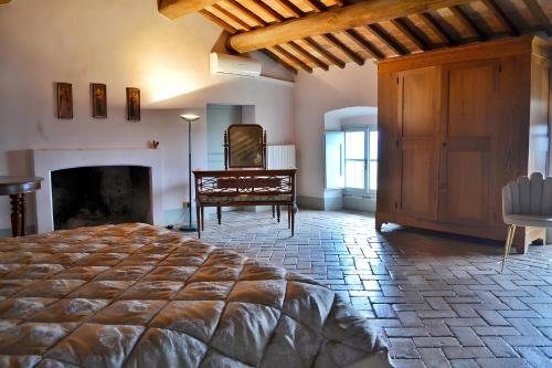 Castello Bonaccorsi in Sabina in Castelnuovo di Farfa