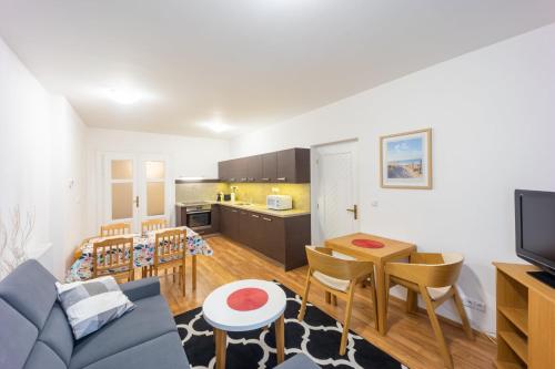 Cocina, Bezauberndes Gästehaus in Satov (Bezauberndes Gastehaus in Satov) in Satov