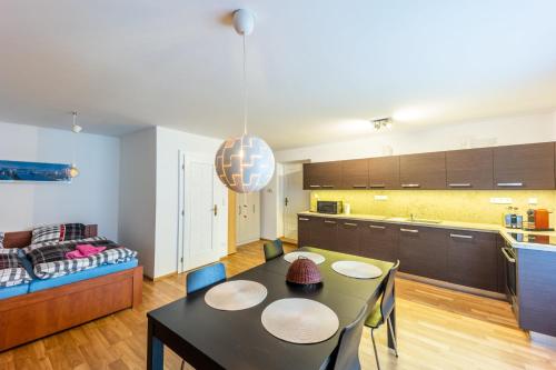 Cocina, Bezauberndes Gästehaus in Satov (Bezauberndes Gastehaus in Satov) in Satov