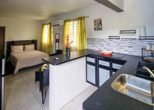 Cattleya Flor Hotel in Oranjestad