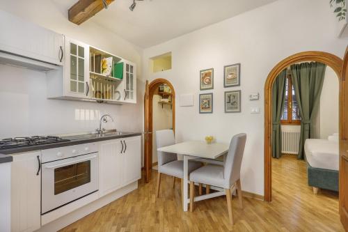 One-Bedroom Apartment image 9
