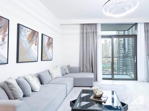 Luxurious 2BR in Burj Crown with Burj Khalifa View, Dubai