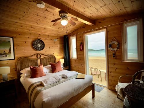 Tolcarne Beach Cabins in Newquay City Center