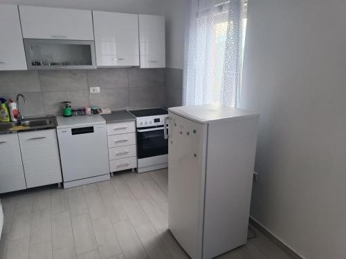 köök, Lake View Apartment in Karuč