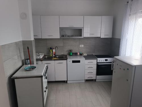 köök, Lake View Apartment in Karuč