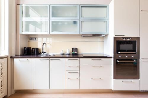 Deluxe Apartment image 2