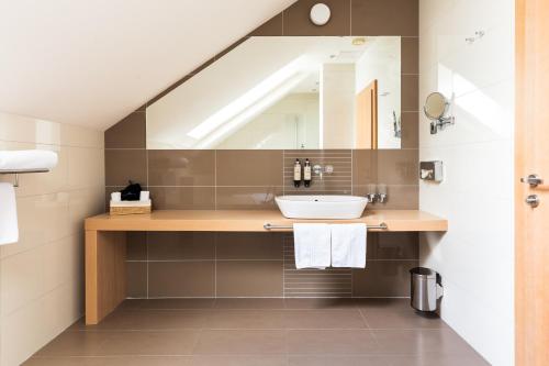 Two-Bedroom Penthouse image 5