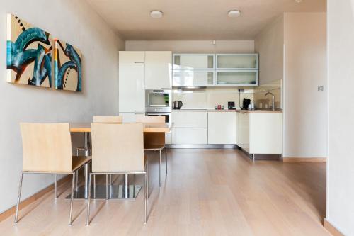 Two-Bedroom Penthouse image 4
