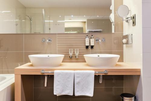 Two-Bedroom Penthouse image 6