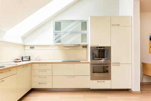 Two-Bedroom Penthouse with Terrace image 10