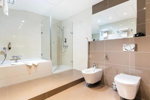 Two-Bedroom Penthouse with Terrace image 7