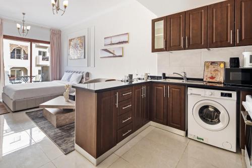 Bright Studio In The Heart Of Silicon Oasis in Dubai Silicon Oasis