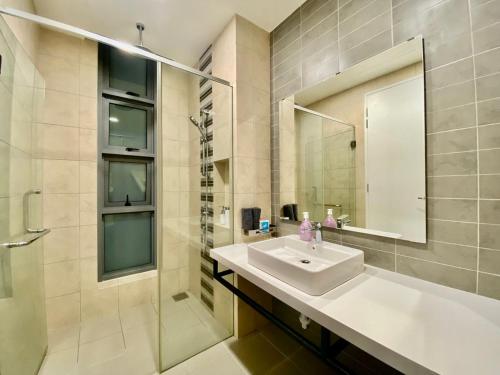 The Loft Living Suites at Robertson Residences - image 8