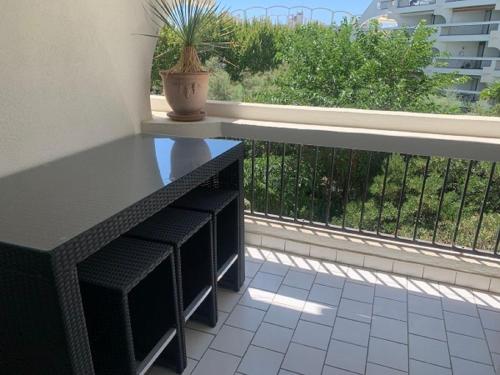 Studio with Terrace room in Vittoria Immobilier 2 -REGLEMENT SUR PLACE - chèques vacances acceptés