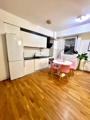 Ana Diamond Luxe Apartment, Skopje (photo 9)