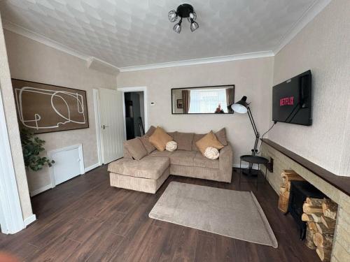 Anfield Home - Sleeps 7 - 1 min walk to Stadium!, Ливерпуль (фото 7)