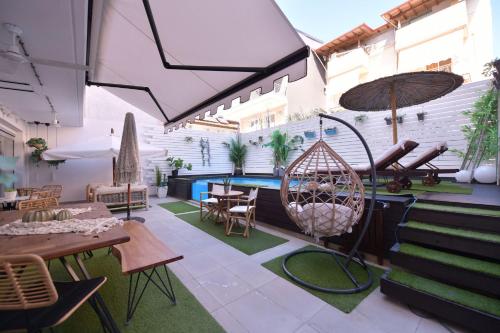 Retro luxury rooms 3
