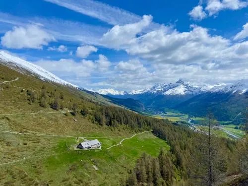 Alp Es-Cha Dadour in Madulain, Schweiz