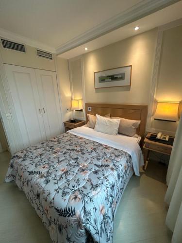 Hotel Jardins Univer Pamplona com garagem 2410, São Paulo