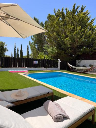 Villa Daphne - Coral Bay - Surrounded by Nature - Absolute Privacy, Peyia (Foto 3)
