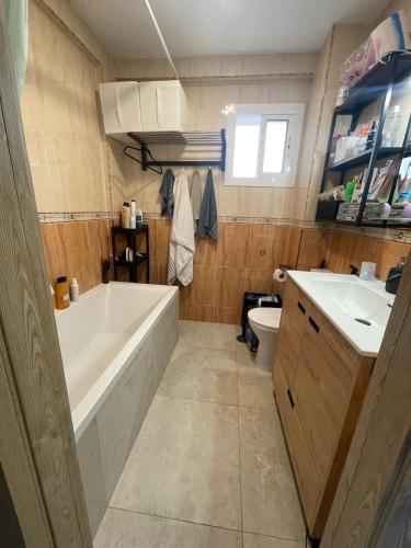 A Tiny Bright Space - Shared home with 3 cats, Malaga (zdjęcie 5)
