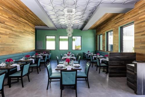 Restaurante, Ocean Breeze Resort in Whitby