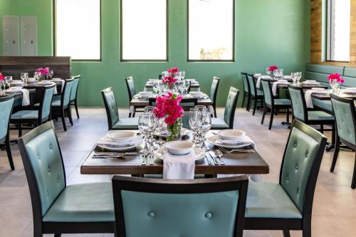 Restaurante, Ocean Breeze Resort in Whitby