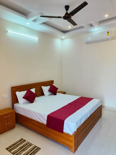 The Pahadi Homestay in กฤษณะนคร