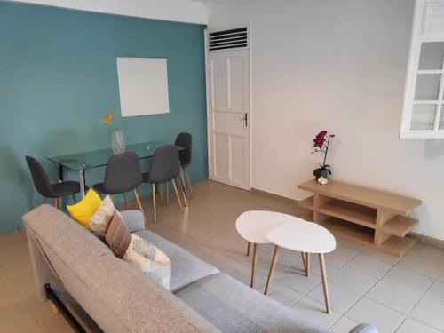 Petit cocon au cœur des ABYMES in Les Abymes