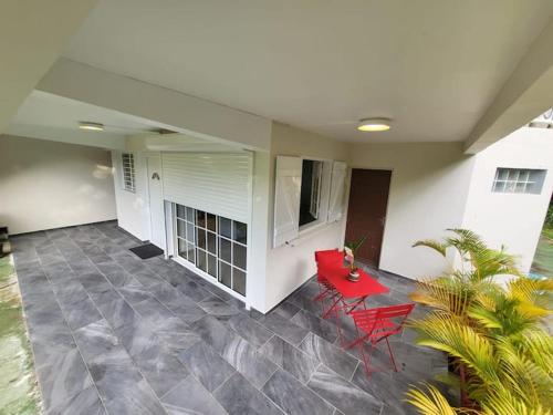 Petit cocon au cœur des ABYMES in Les Abymes