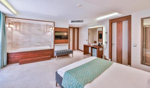 Molino Hotel Room Type - Double Room with Spa Bath