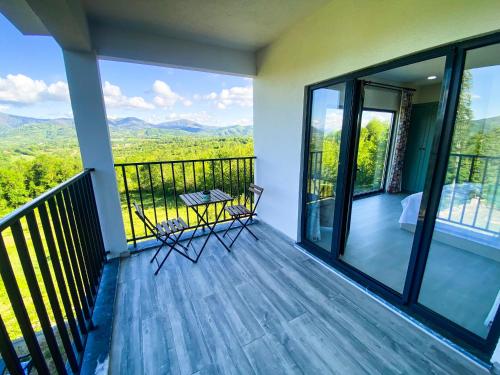 Balkons/terase, Küre Dağları Manzaralı Şömineli ve Bahçeli Villa (Kure Dagları Manzaralı Somineli ve Bahceli Villa) in Bartin