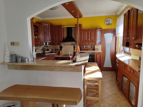 köök, Chalupa s výhledem na Radhošť (Chalupa s vyhledem na Radhost) in Frenstat