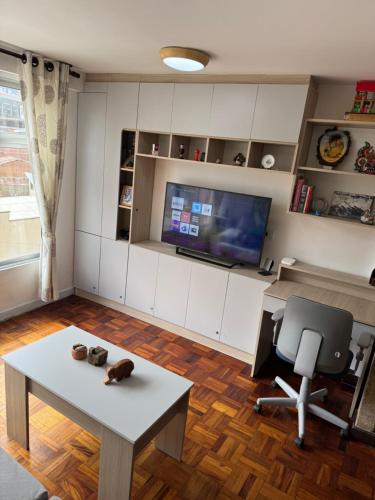 One-Bedroom Apartment image 9