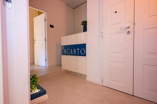 Vestibule, Incanto in Cosenza