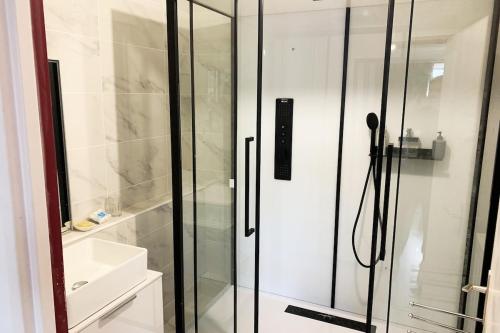 13th floor apartment with covered parking in Вандьовр-ле-Нансі