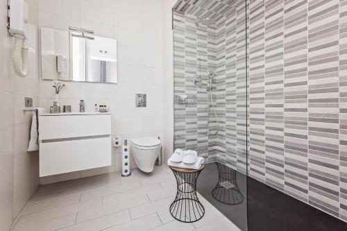 Apartment image 10