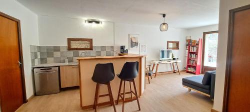 Konyha, Mazet en provence pour 4, piscine chauffée privée, jardin clos privé, barbecue, chiens admis (Mazet en provence pour 4, piscine chauffee privee, jardin clos prive, barbecue, chiens admis) in Sainte-Jalle