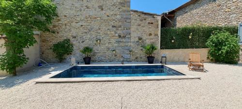 Kilátás, Mazet en provence pour 4, piscine chauffée privée, jardin clos privé, barbecue, chiens admis (Mazet en provence pour 4, piscine chauffee privee, jardin clos prive, barbecue, chiens admis) in Sainte-Jalle
