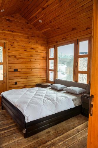 One-Bedroom Chalet image 1