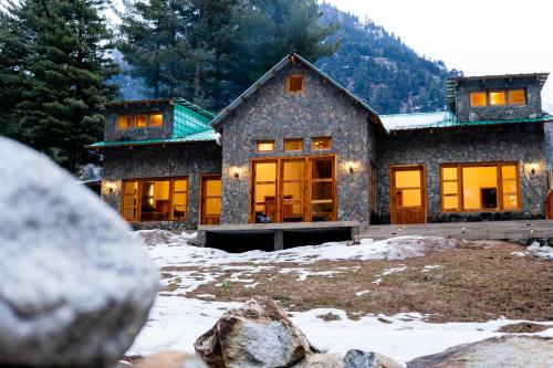 Superior Chalet image 7
