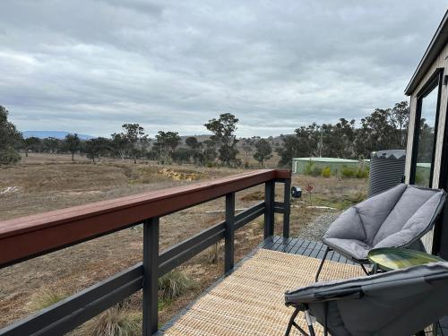 Erkély/terasz, Self-contained tiny home on acreage - 16 Belleview Dr in Murrumbateman