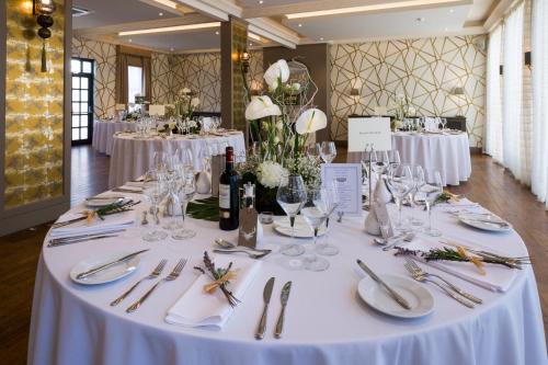 The Orchid Hotel - image 4